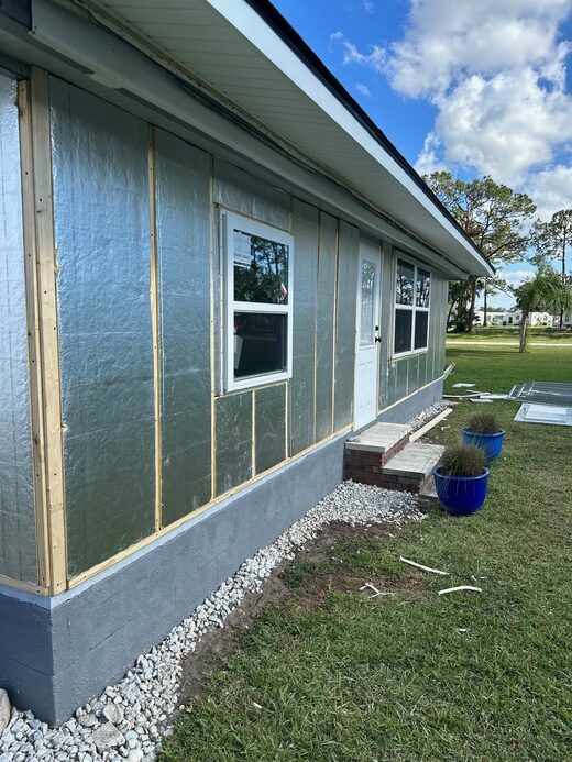 Mobile home exterior siding work
